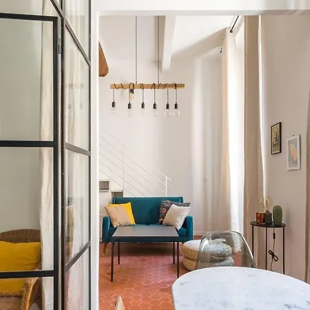 Appartement Authentique Au Centre D'antibes