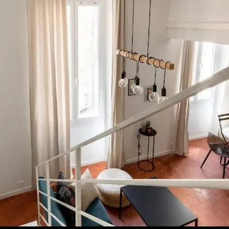 Authentique Au Centre D'antibes