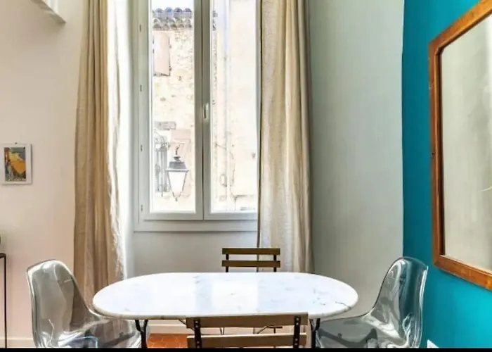 Authentique Au Centre D'antibes *