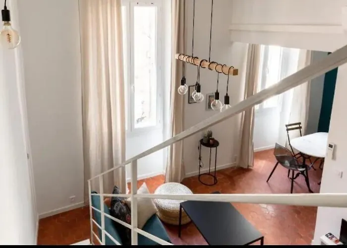 Authentique Au Centre D'antibes